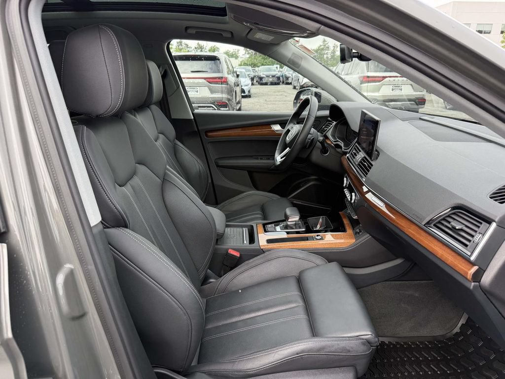 Used 2023 Audi Q5 2.0T Prestige w/ Prestige Package AWD/4WD image 14
