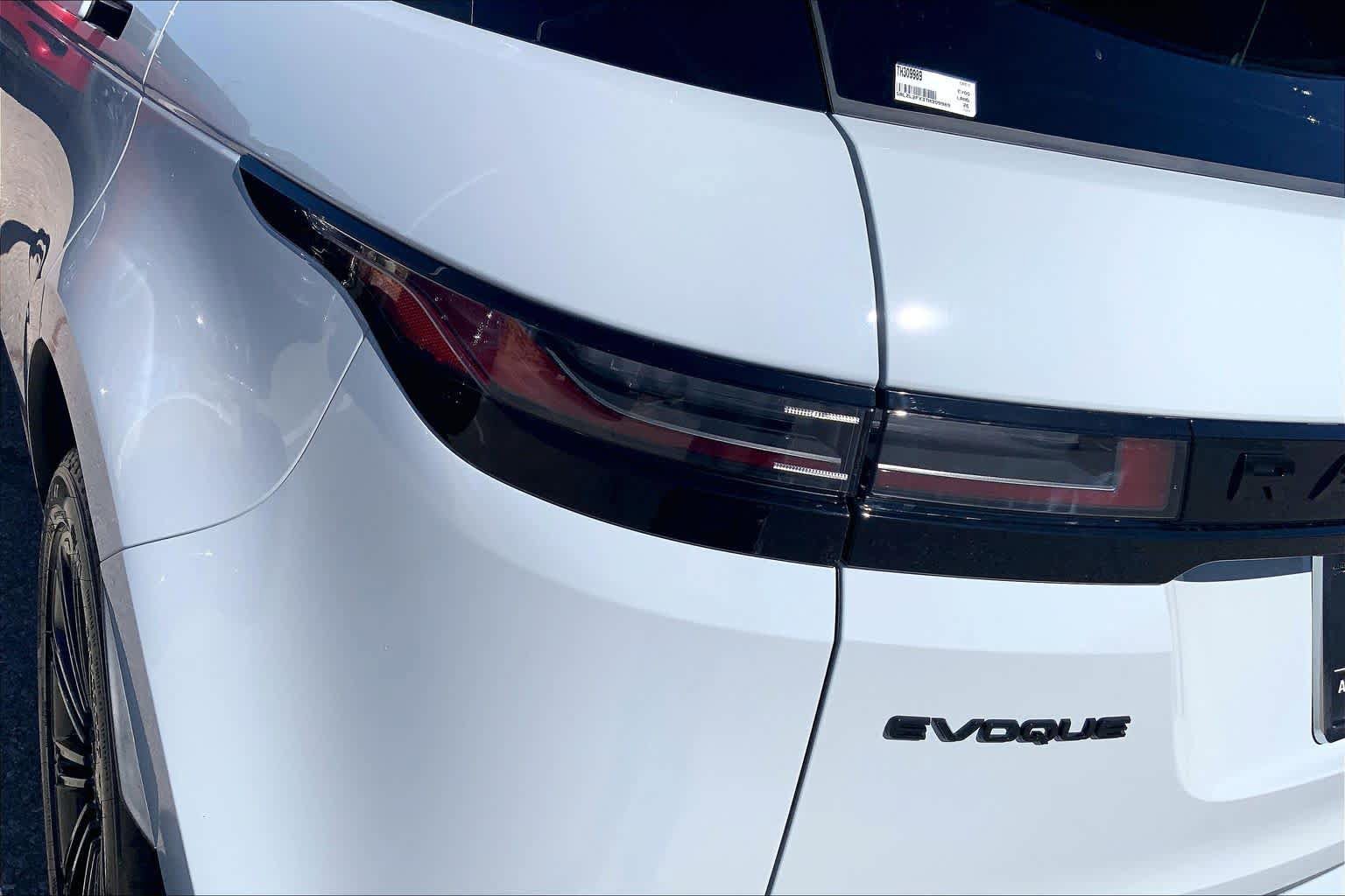 New 2026 Land Rover Range Rover Evoque Dynamic SE AWD/4WD image 14