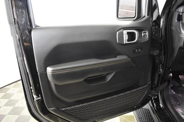 Used 2025 Jeep Wrangler Unlimited Sahara AWD/4WD image 7