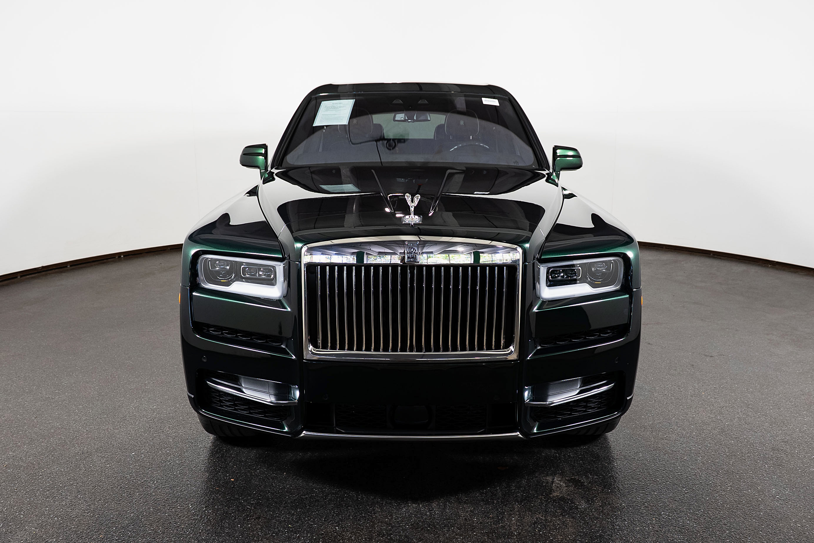 Used 2023 Rolls-Royce Cullinan w/ Cullinan Package AWD/4WD image 2