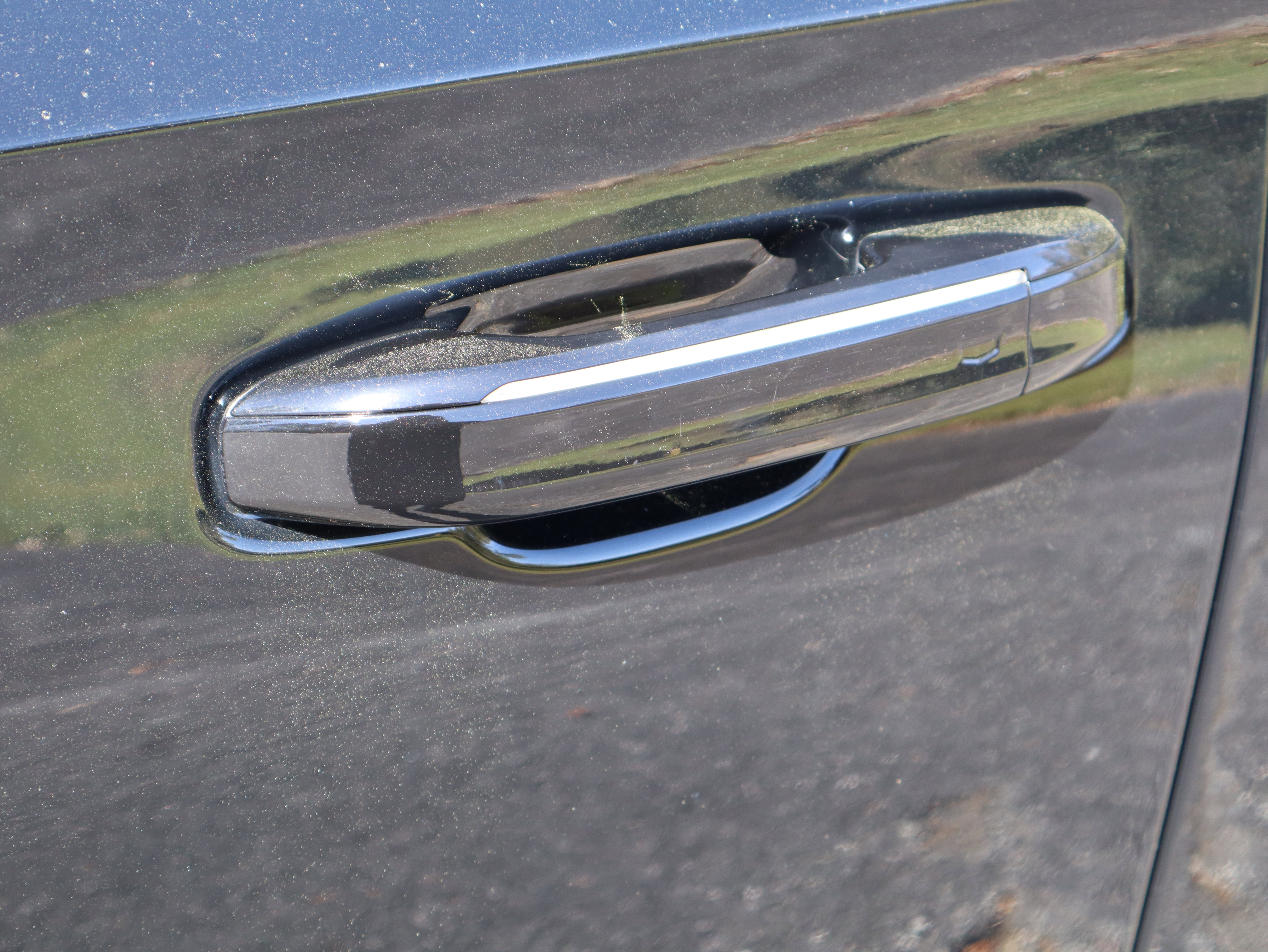 Used 2022 Cadillac Escalade Sport w/ Touring Package image 18