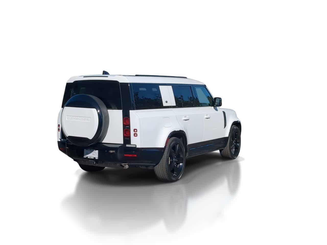 Used 2024 Land Rover Defender 130 X-Dynamic SE image 8