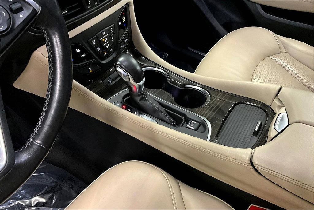 Used 2020 Buick Envision Essence w/ LPO, Road Trip Package image 18