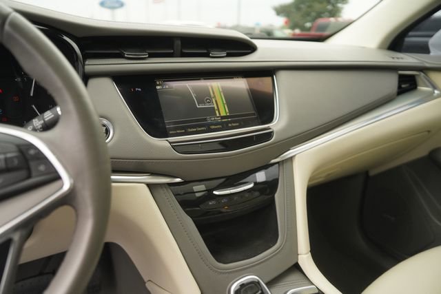 Used 2018 Cadillac XT5 Luxury w/ Driver Awareness Package FWD image 27