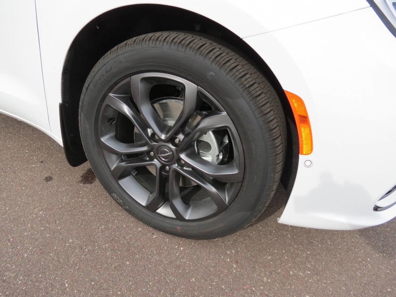 New 2026 Chrysler Pacifica Select FWD image 10