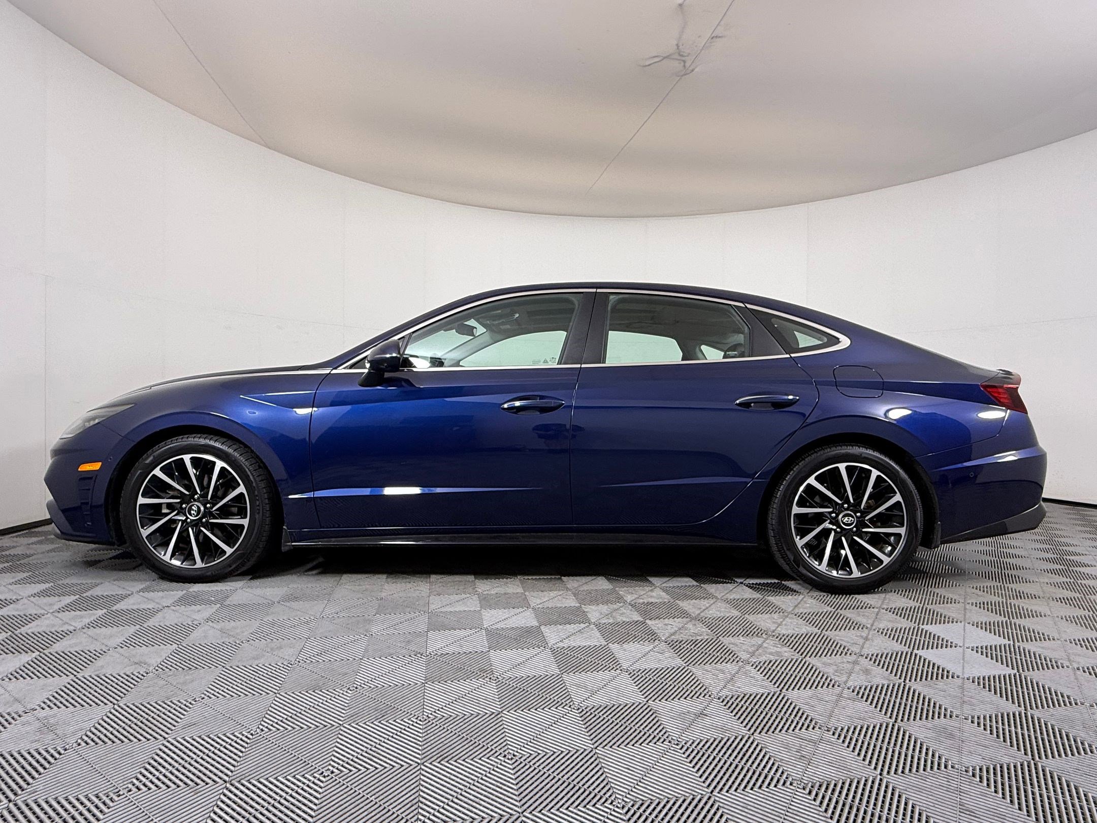 Used 2021 Hyundai Sonata Limited image 2