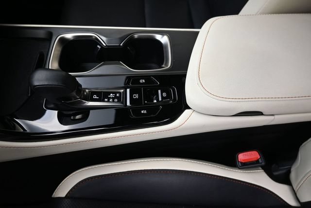 Used 2024 Lexus NX 250 FWD w/ Towing Package (2000 Lbs) image 20