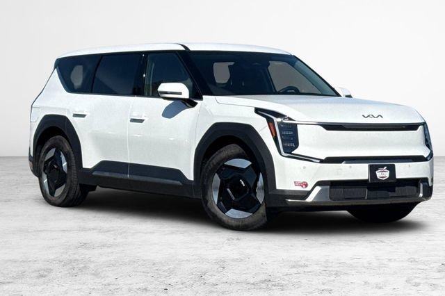 Certified 2024 Kia EV9 Light Long Range RWD image 2