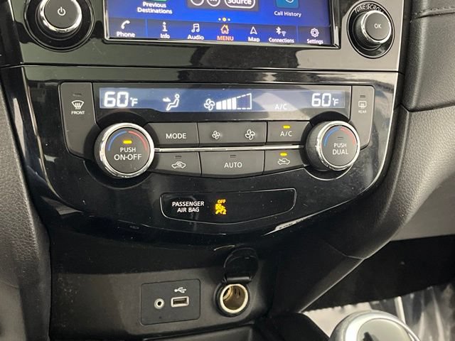 Used 2019 Nissan Rogue SV w/ Sun & Sound Touring Package FWD image 26