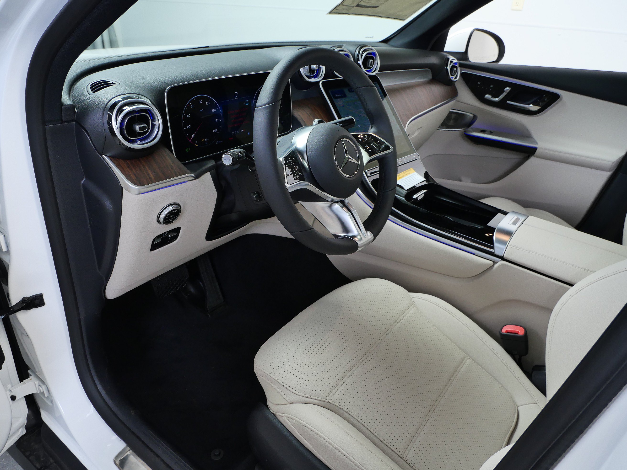 New 2026 Mercedes-Benz GLC 300 4MATIC image 7