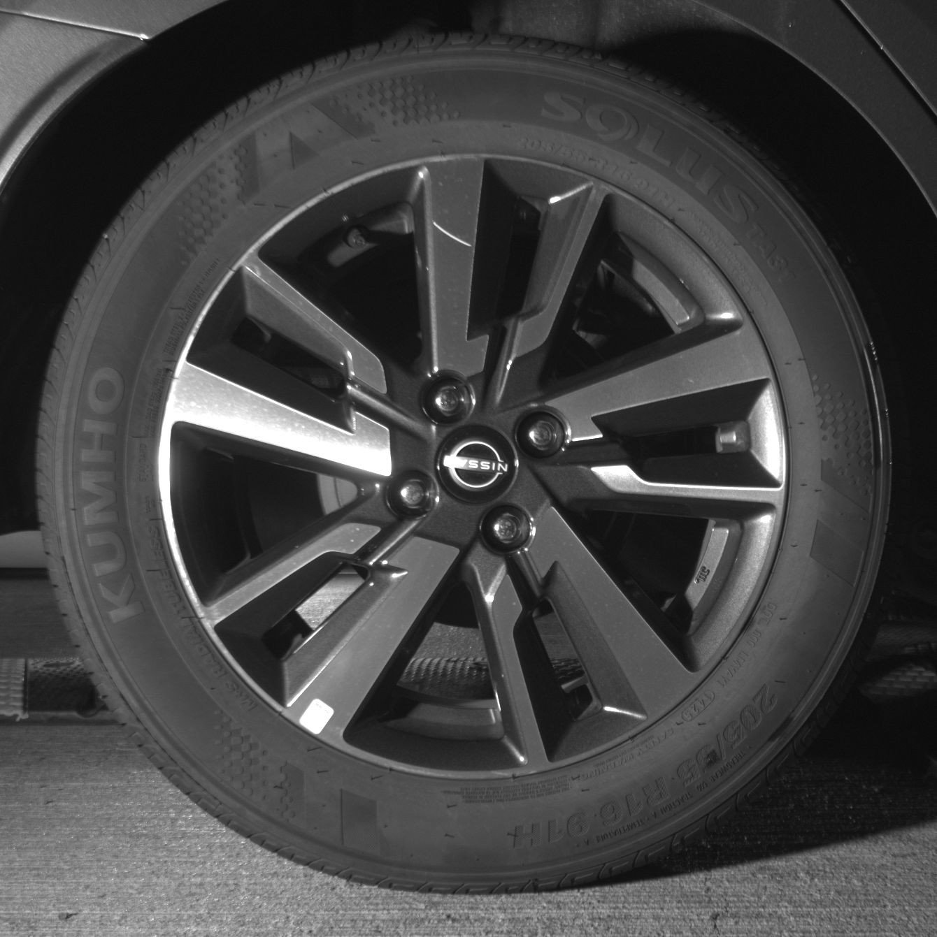 Used 2025 Nissan Versa SV image 15