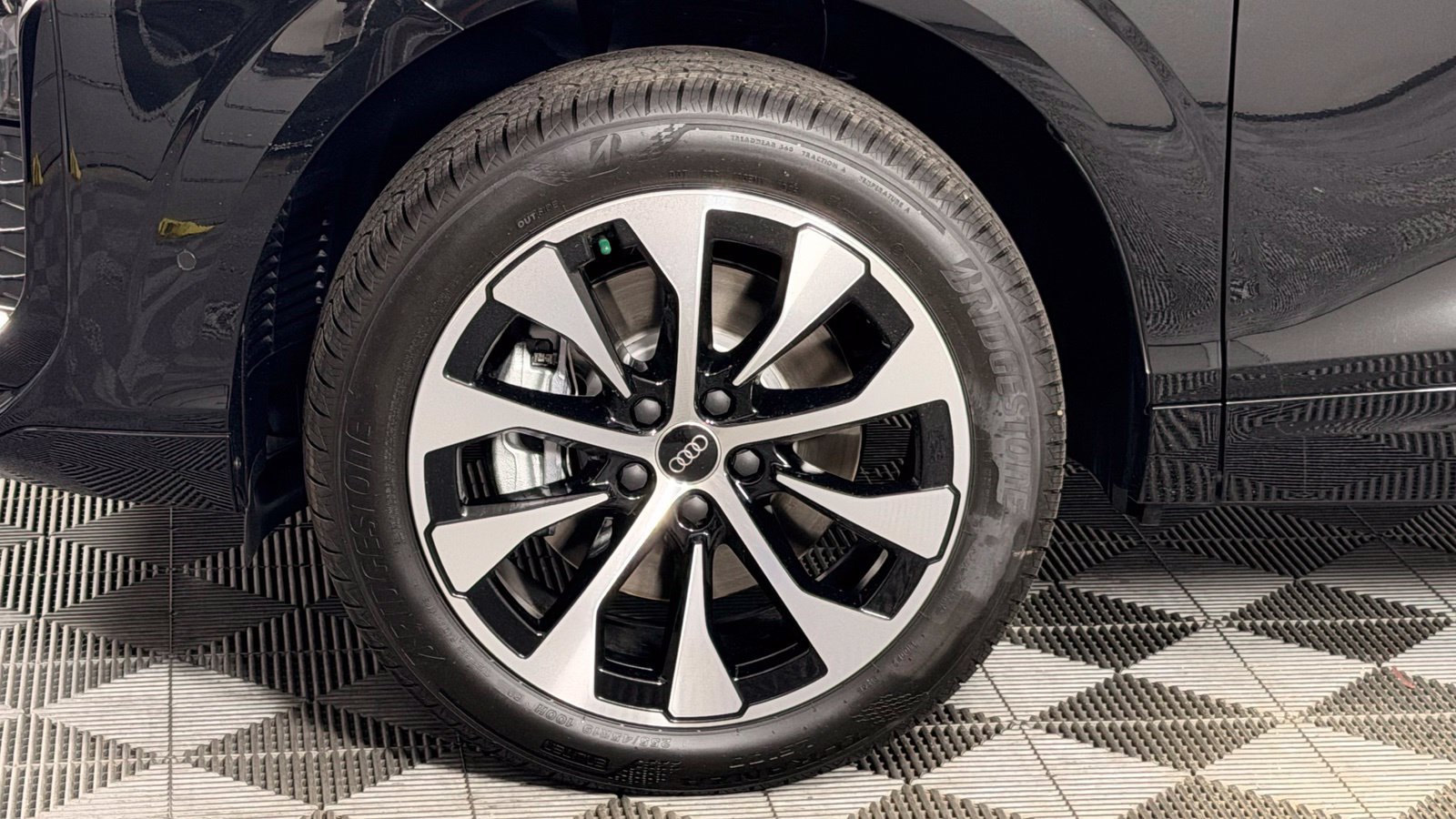 New 2026 Audi Q3 quattro 2.0T AWD/4WD image 6