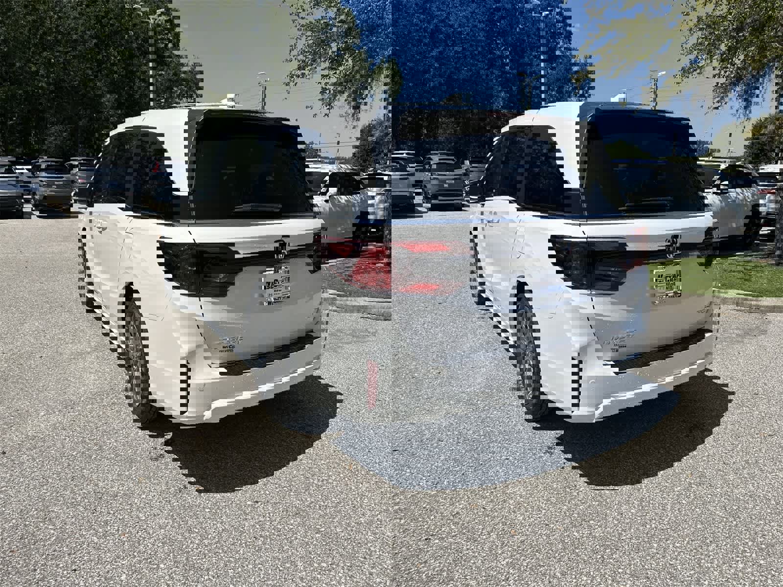 New 2026 Honda Odyssey Touring image 4