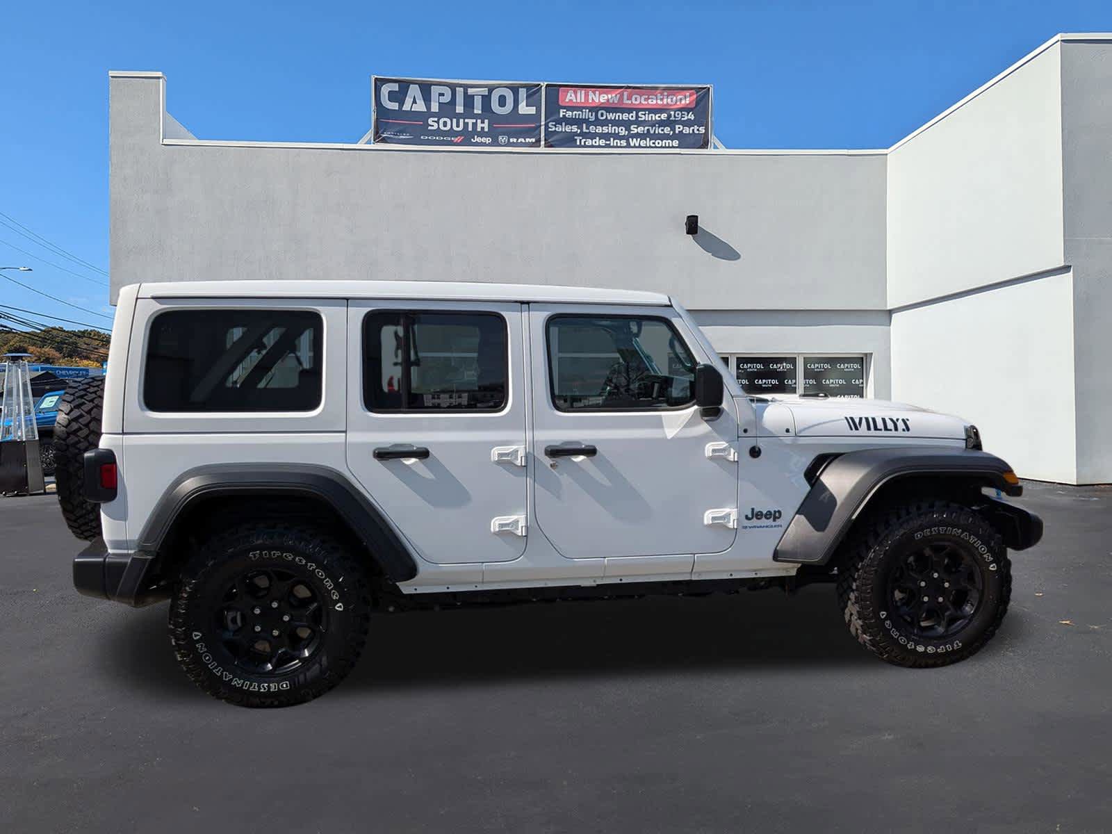 Certified 2023 Jeep Wrangler Unlimited w/ Sun & Screen Package AWD/4WD image 2