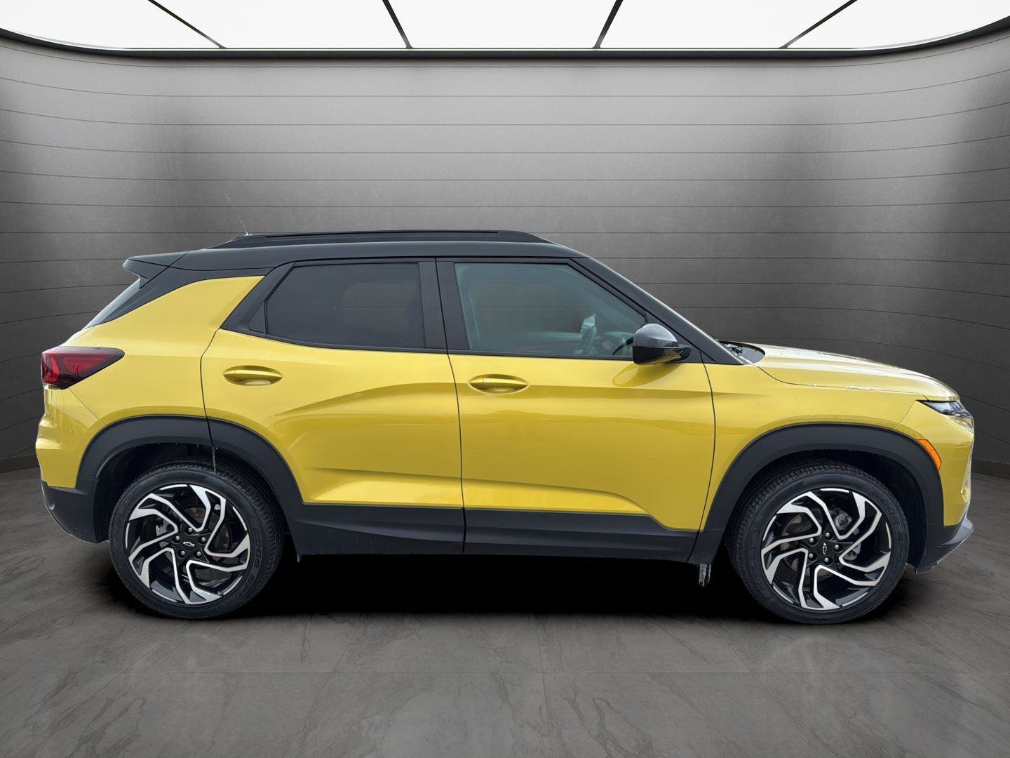 Used 2024 Chevrolet TrailBlazer RS w/ Convenience Package image 2