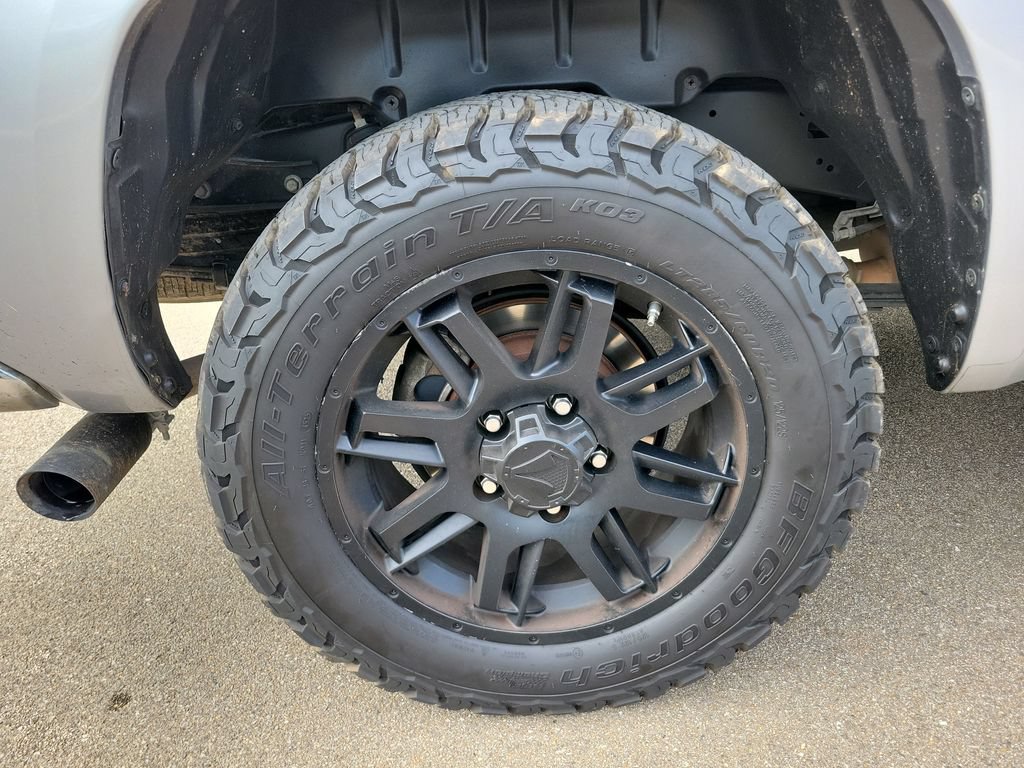 Used 2021 Toyota Tundra SR5 w/ SR5 Leather Package RWD image 9
