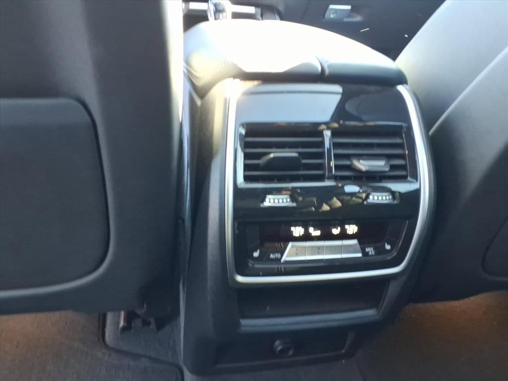 Used 2023 BMW X5 xDrive40i w/ Premium Package image 28