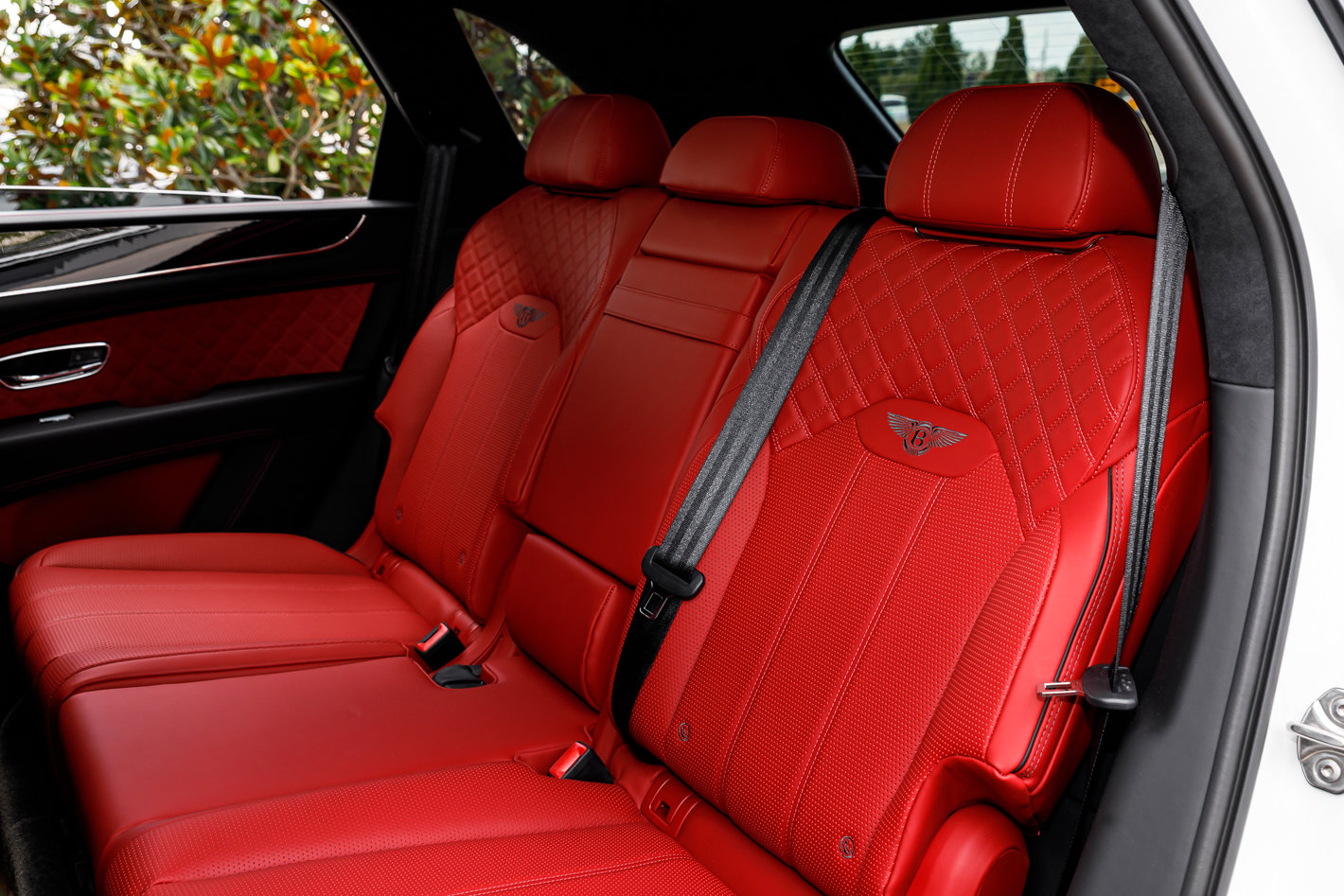 Used 2023 Bentley Bentayga AWD/4WD image 35