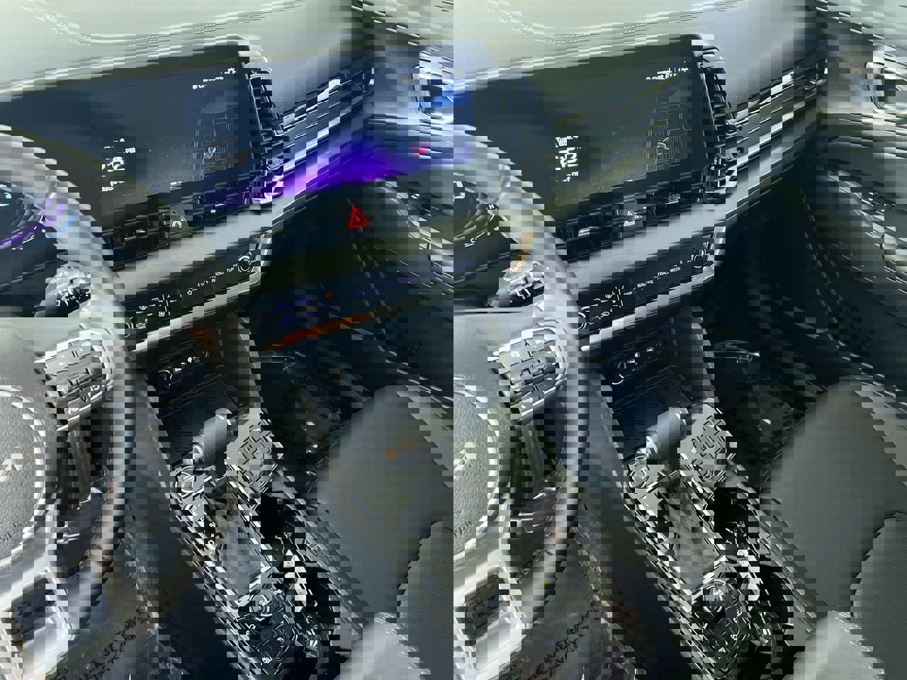 Certified 2024 Kia Sportage EX image 23