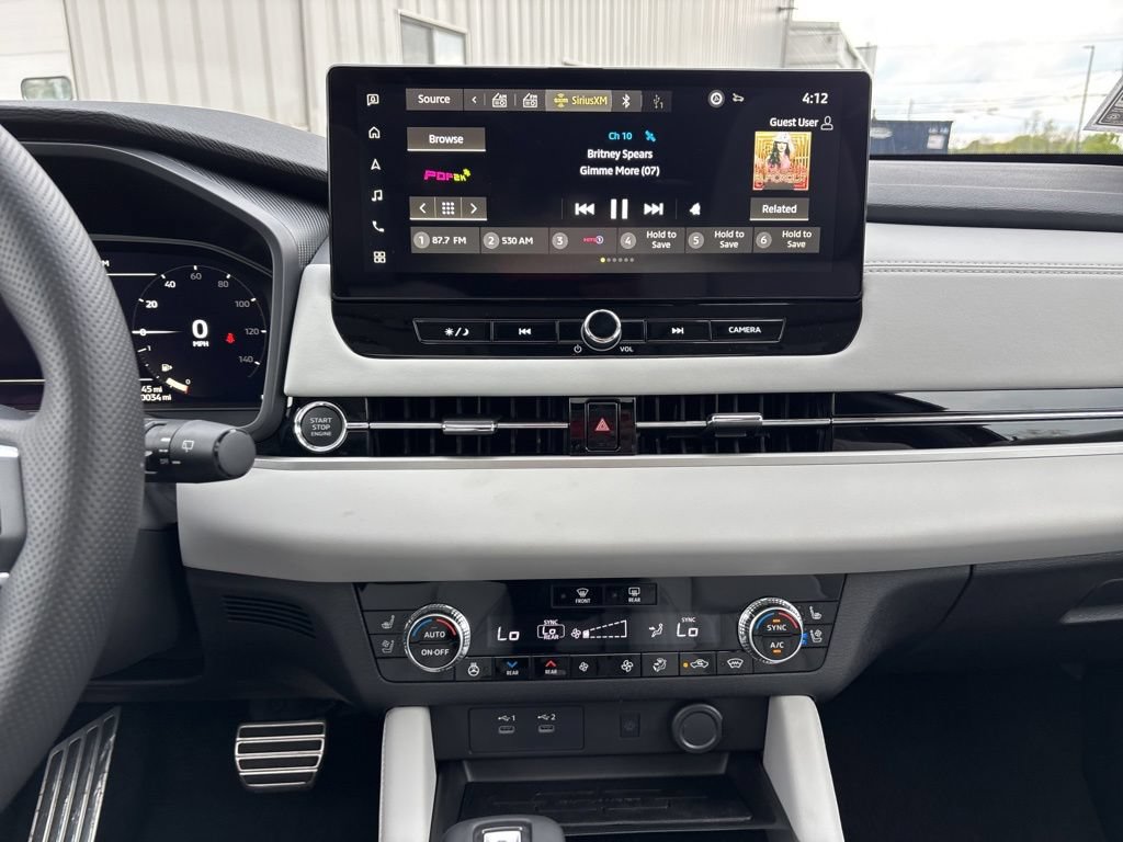 Used 2025 Mitsubishi Outlander AWD image 18