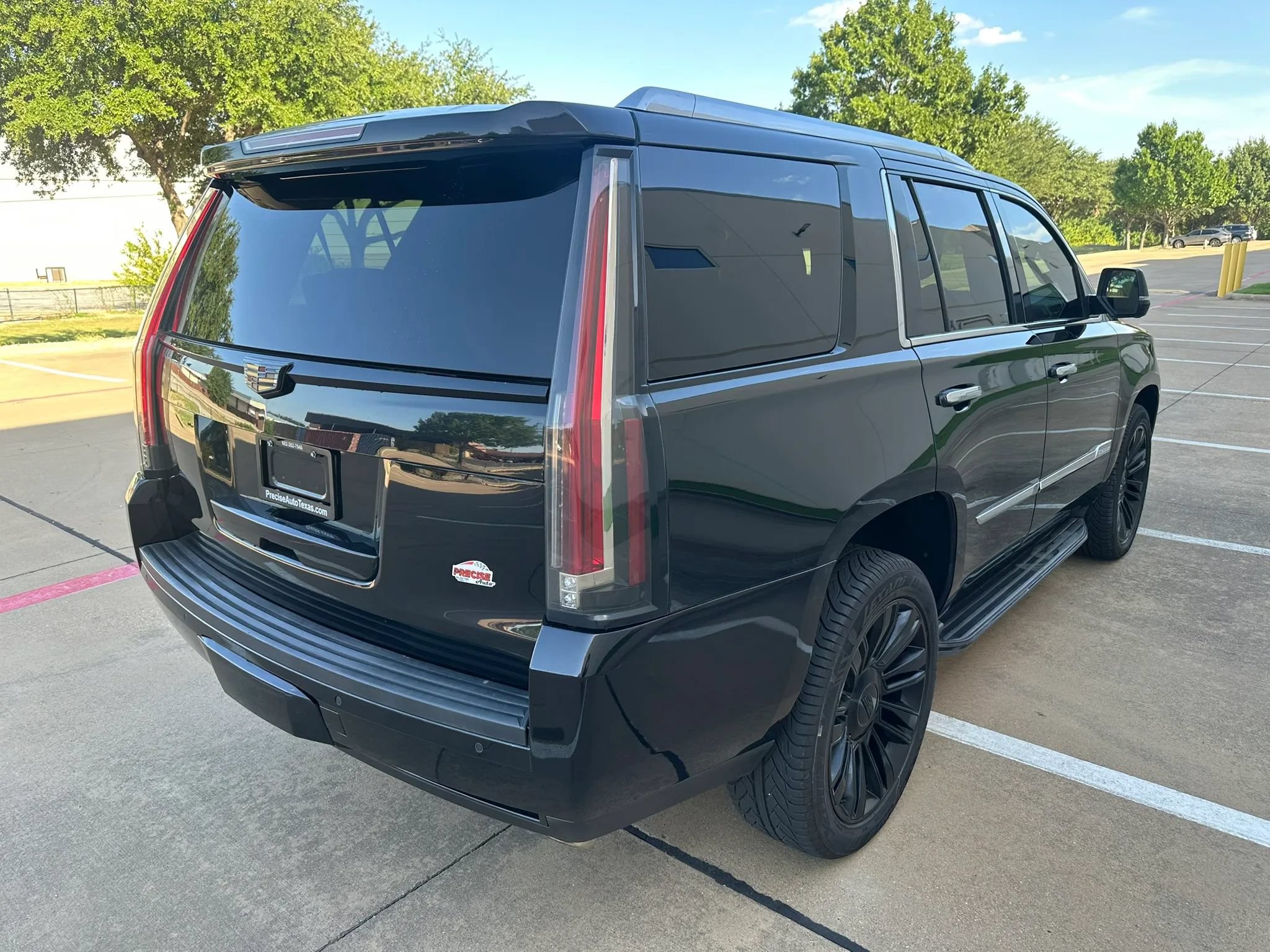 Used 2015 Cadillac Escalade Platinum AWD/4WD image 10