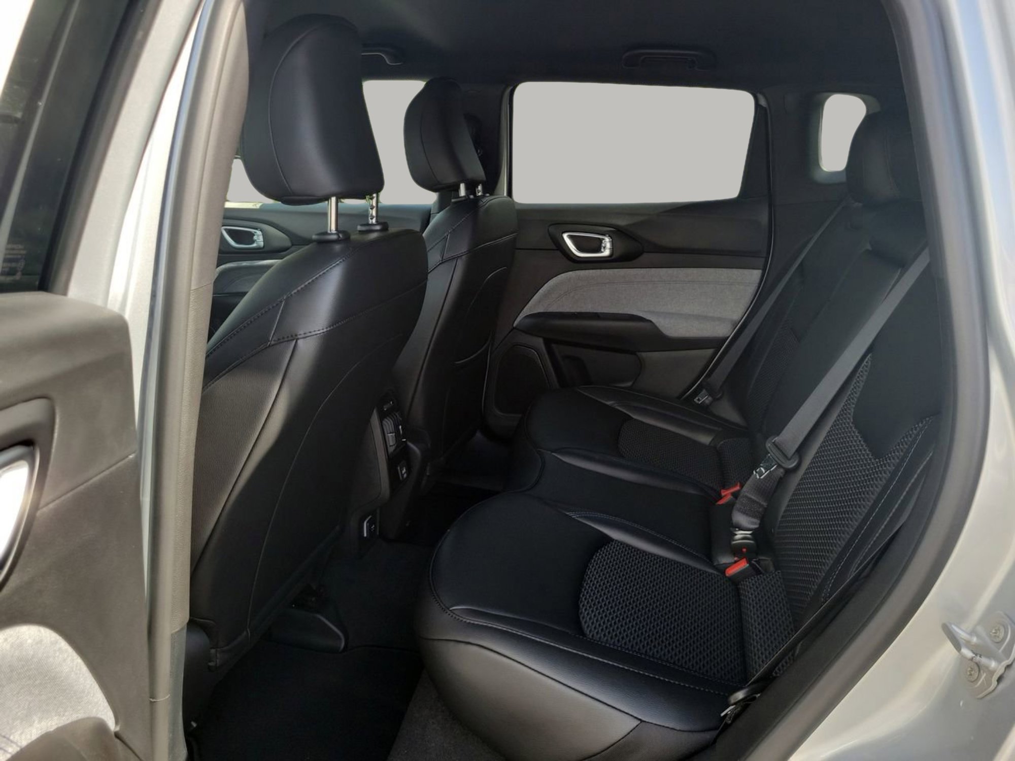 New 2026 Jeep Compass Latitude image 15