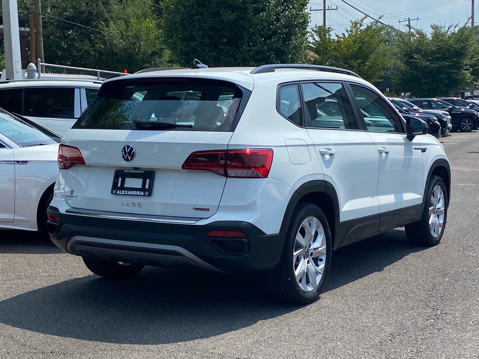 Used 2023 Volkswagen Taos S w/ Driver Assistance Package AWD/4WD image 3