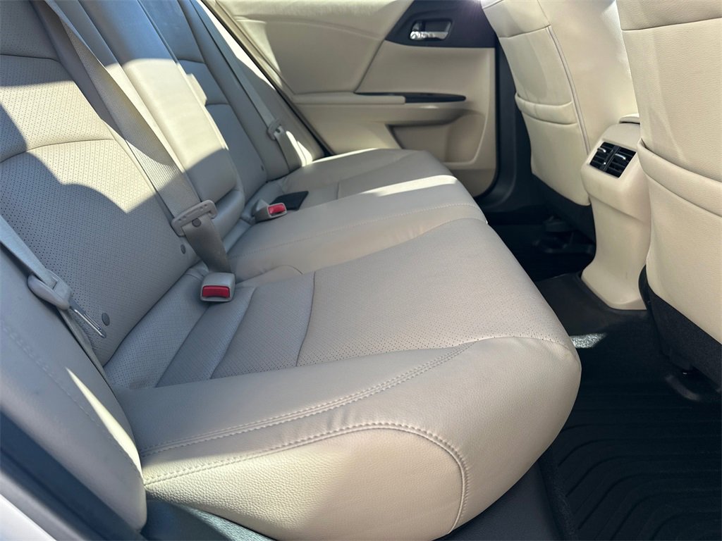 Used 2015 Honda Accord EX-L image 16