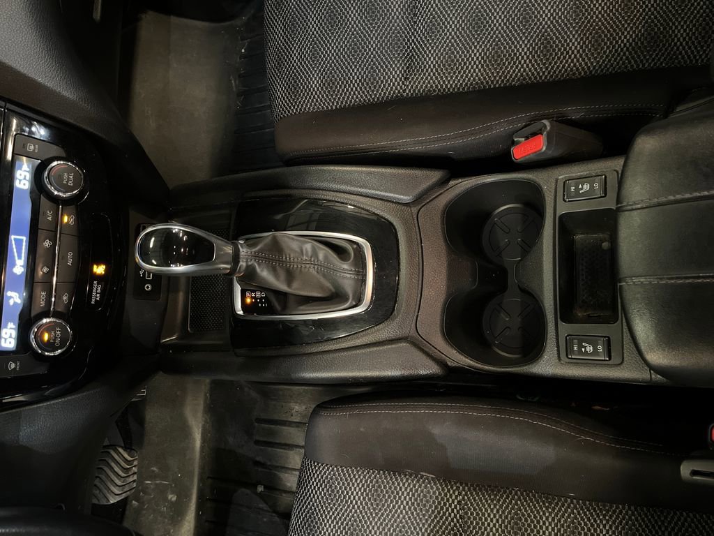 Used 2021 Nissan Rogue Sport SV image 22