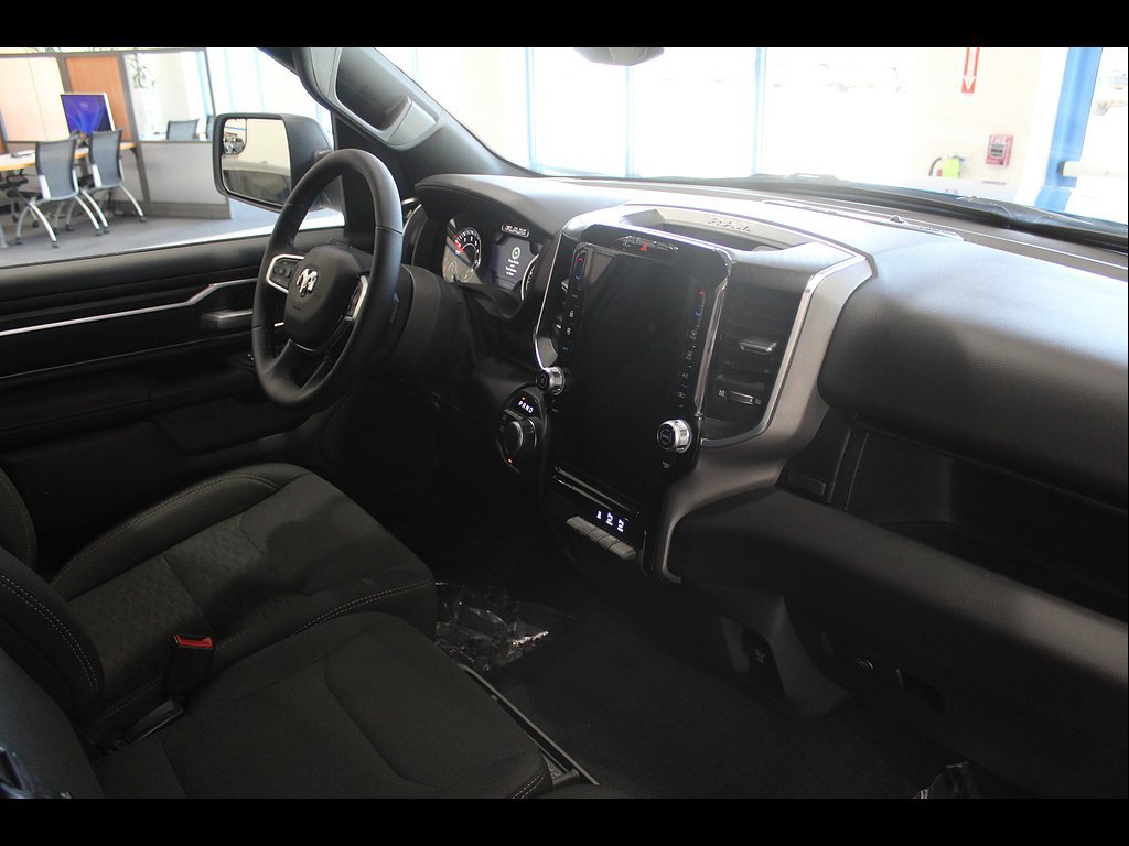 Used 2025 RAM 1500 Big Horn AWD/4WD image 23