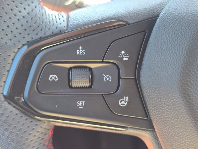 Used 2022 Chevrolet TrailBlazer RS w/ Technology Package FWD image 32