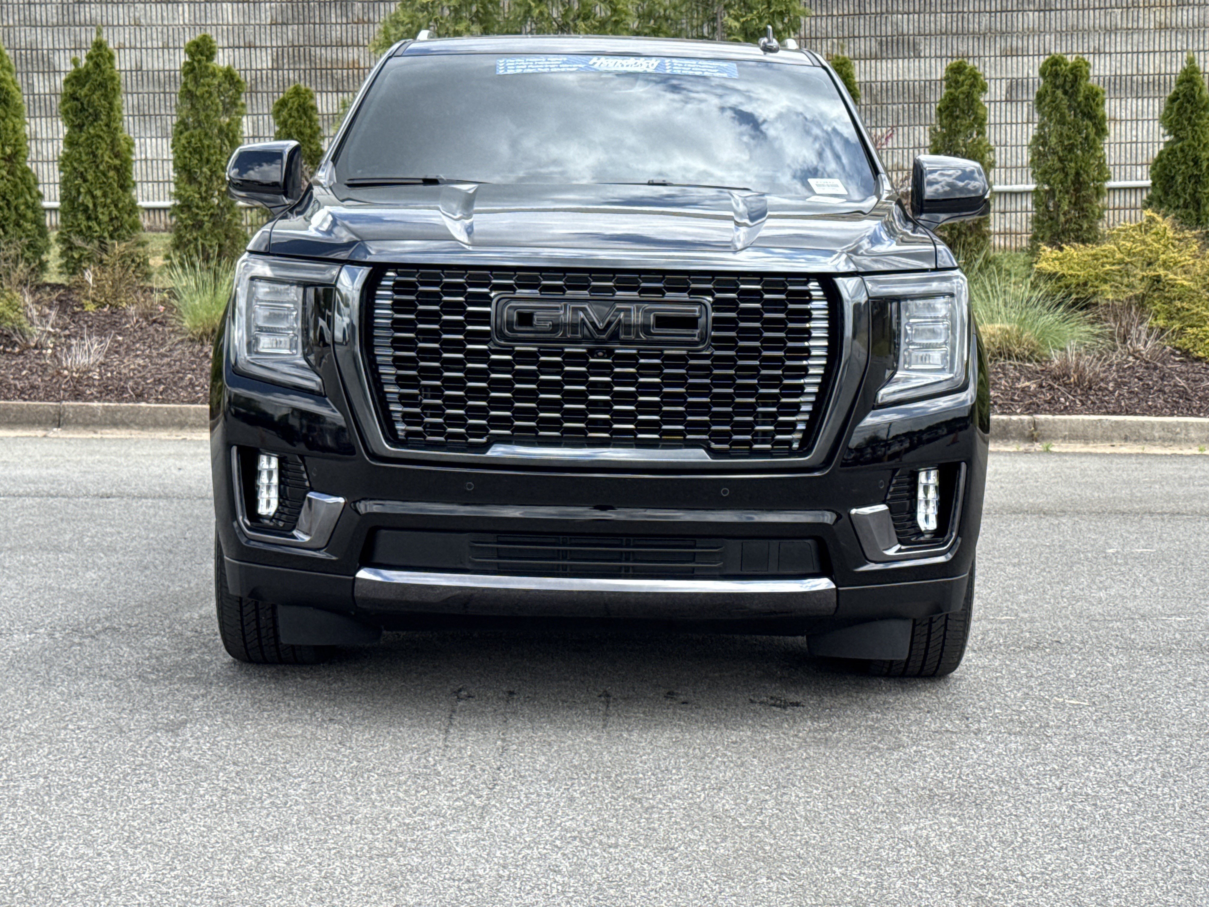 Used 2024 GMC Yukon Denali Ultimate image 3