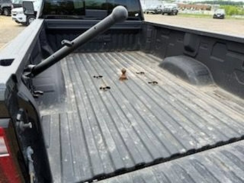 Used 2025 GMC Sierra 3500 Denali AWD/4WD image 23