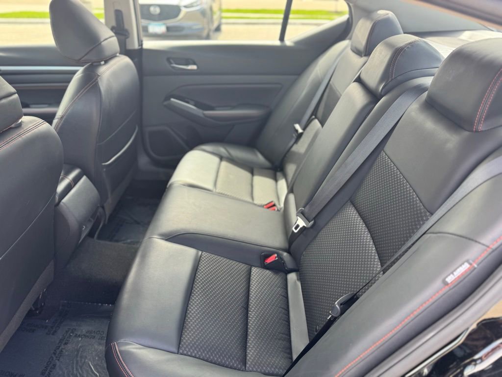 Used 2023 Nissan Altima 2.5 SR FWD image 9