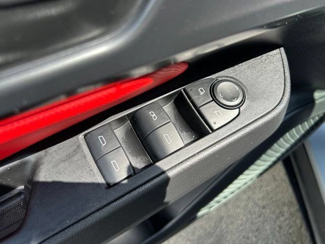 Used 2025 Chevrolet Equinox EV RS FWD image 12