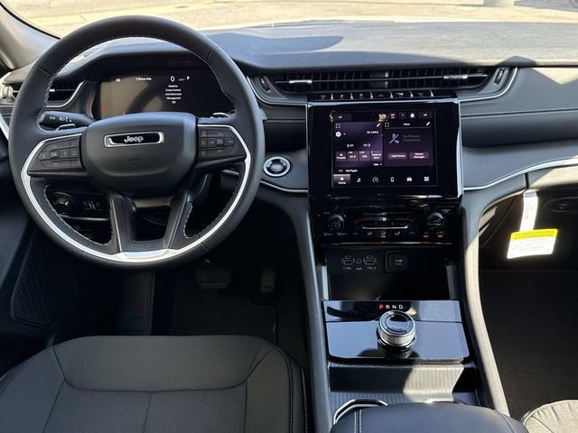 New 2026 Jeep Grand Cherokee Laredo image 3