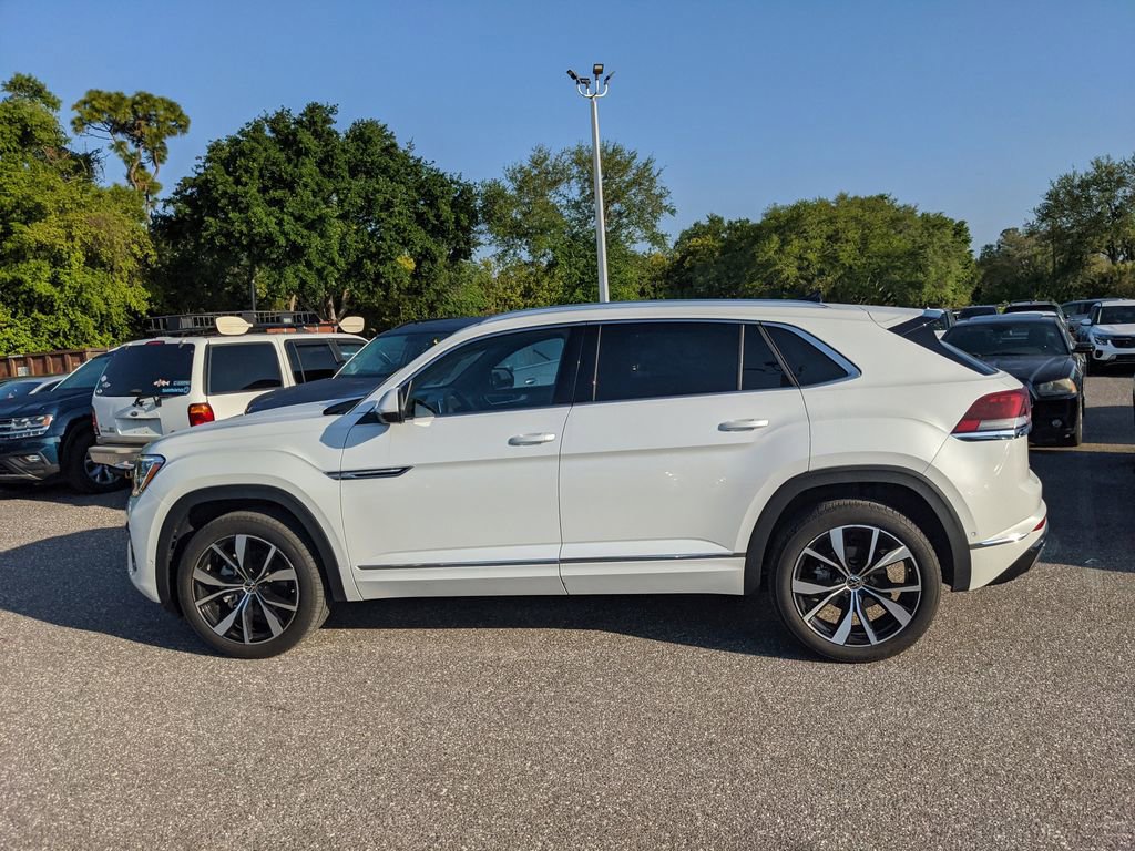 Used 2025 Volkswagen Atlas Cross Sport SEL Premium R-Line image 2