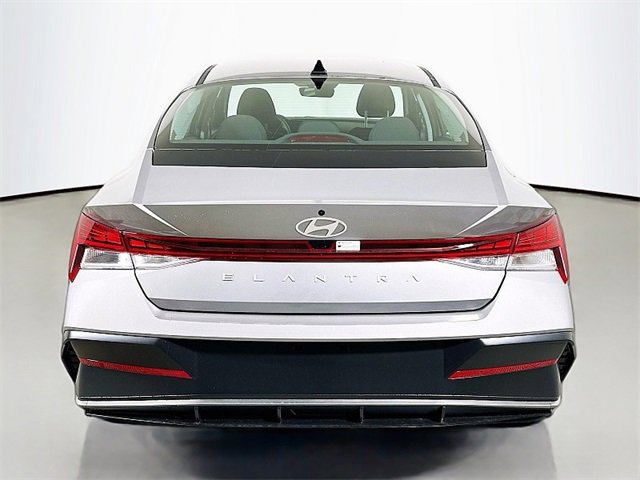 Certified 2025 Hyundai Elantra SEL image 6