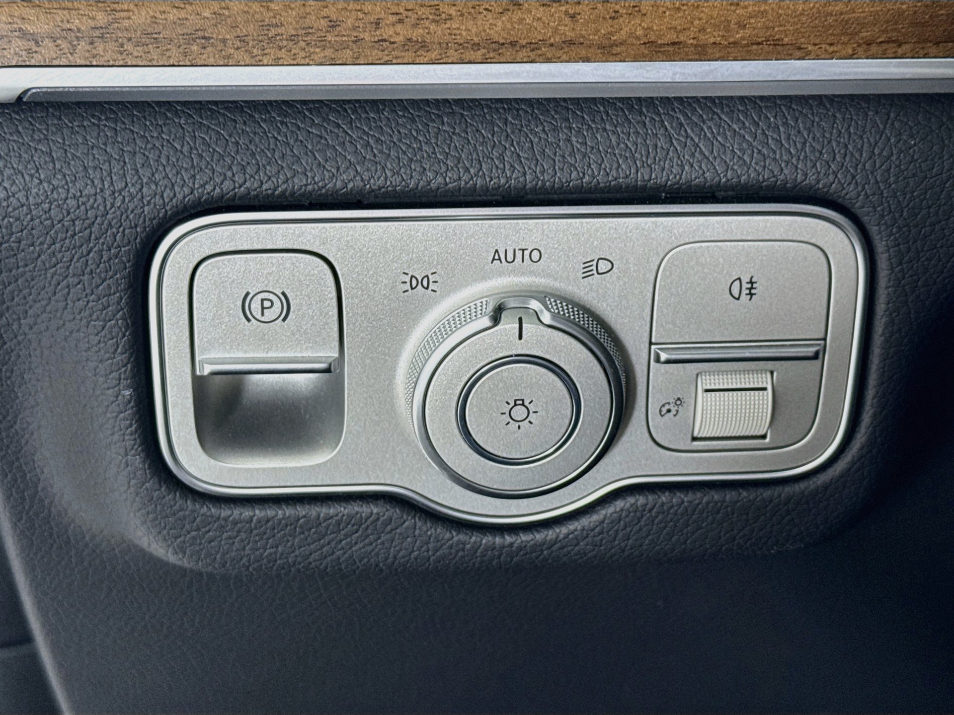 Certified 2025 Mercedes-Benz GLE 350 4MATIC image 11