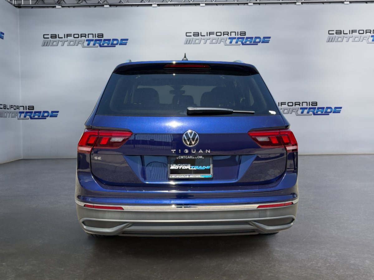 Used 2023 Volkswagen Tiguan SE w/ Panoramic Sunroof Package FWD image 6