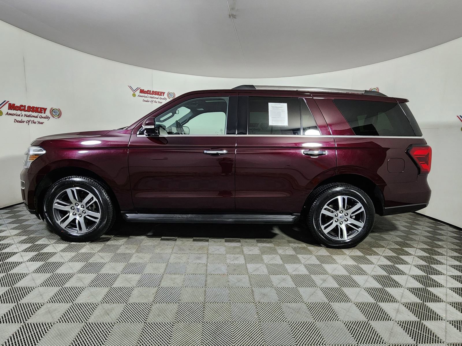 Used 2024 Ford Expedition Limited image 5