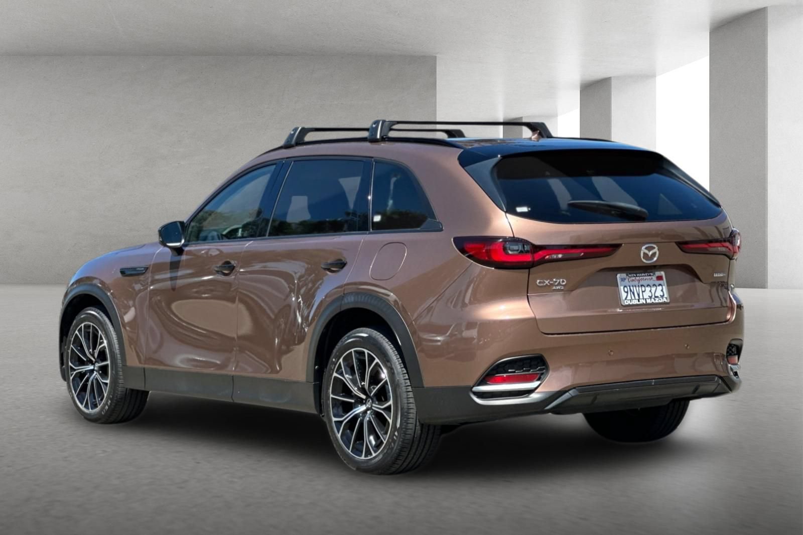 Certified 2025 MAZDA CX-70 Plug-In Hybrid w/ Premium Pkg AWD/4WD image 6