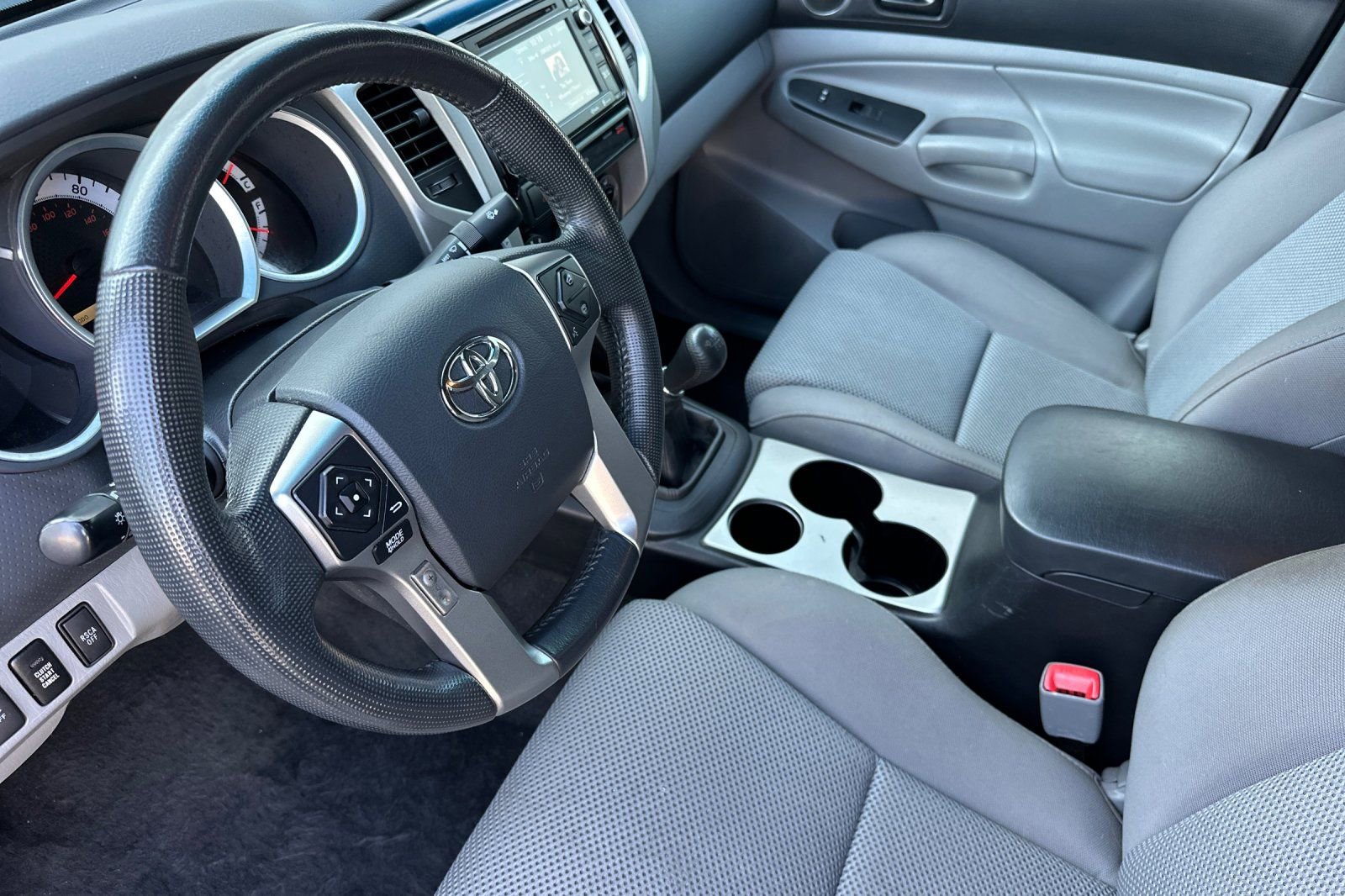 Used 2015 Toyota Tacoma 4x4 Double Cab w/ TRD Off-Road Package image 10