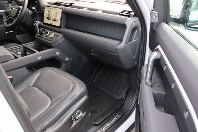 Used 2023 Land Rover Defender 130 X-Dynamic SE AWD/4WD image 57