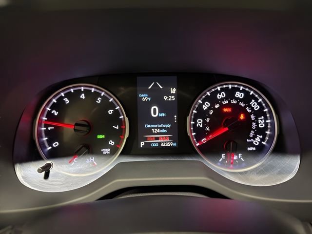 Used 2019 Toyota RAV4 XLE w/ Convenience Package image 18