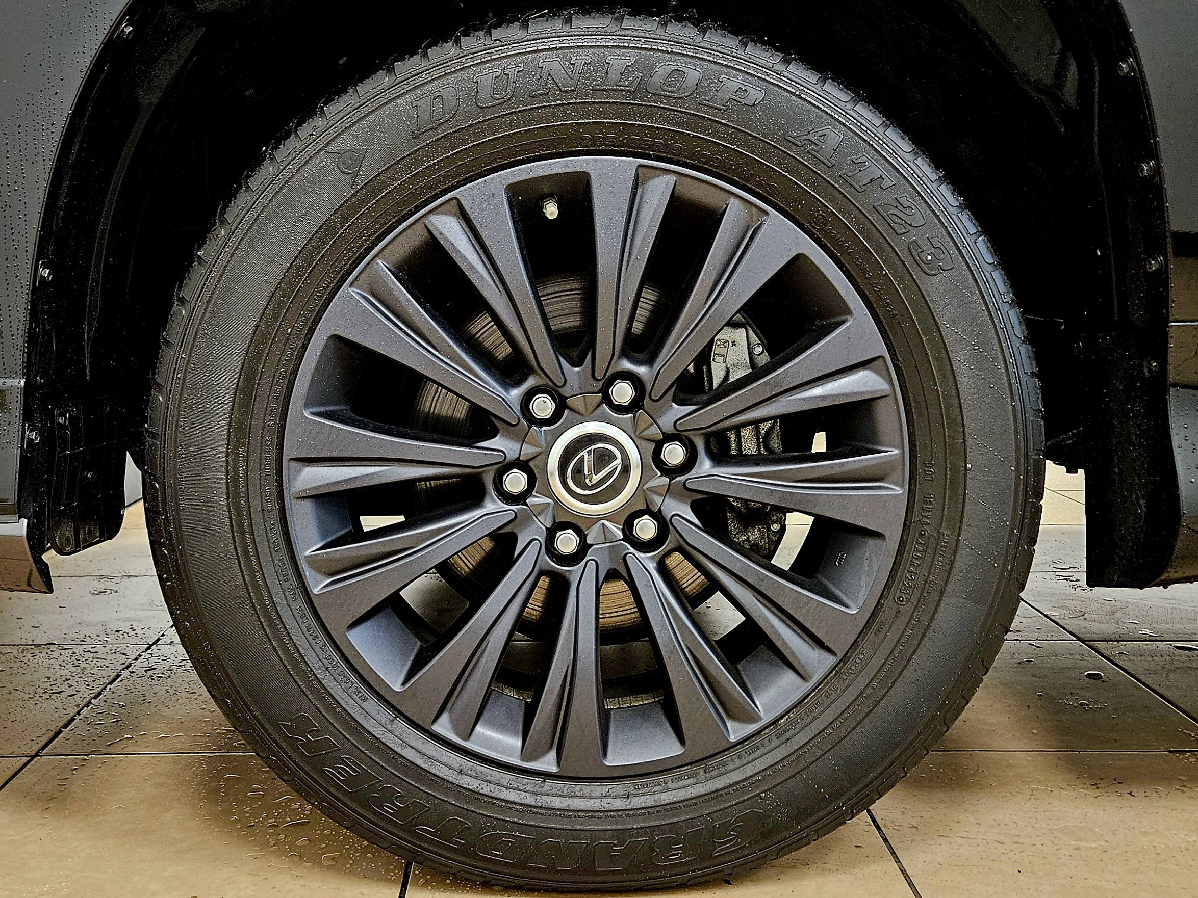 Used 2023 Lexus GX 460 Premium w/ Accessory Package image 36