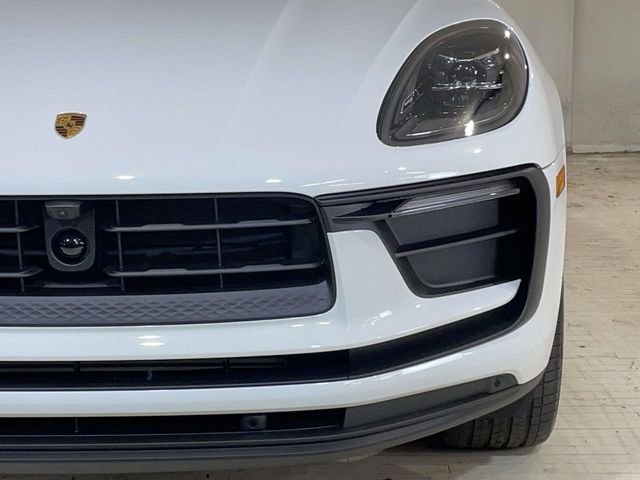 New 2026 Porsche Macan image 4