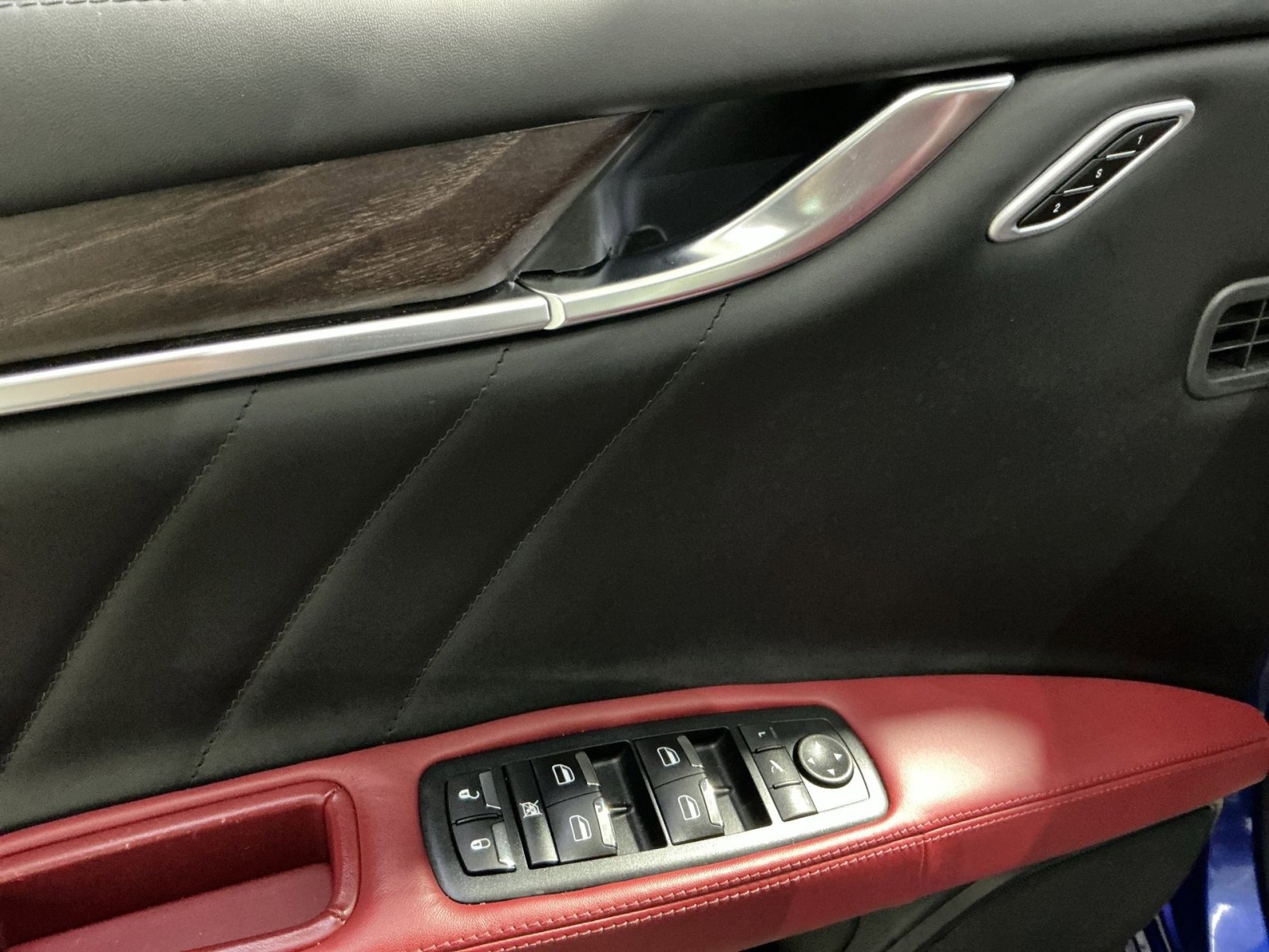 Used 2021 Maserati Ghibli S Q4 AWD/4WD image 16