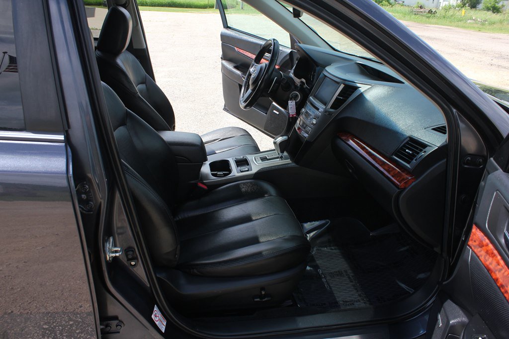 Used 2011 Subaru Outback 2.5i Limited AWD/4WD image 30