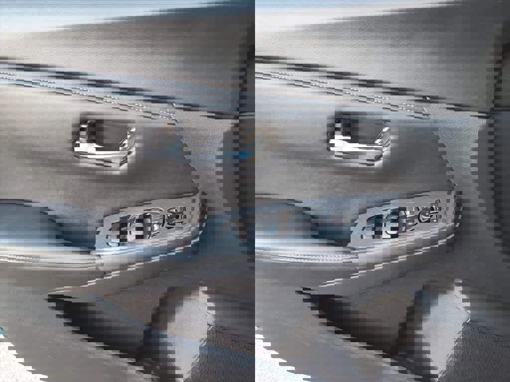 Certified 2023 Nissan Sentra SV image 16